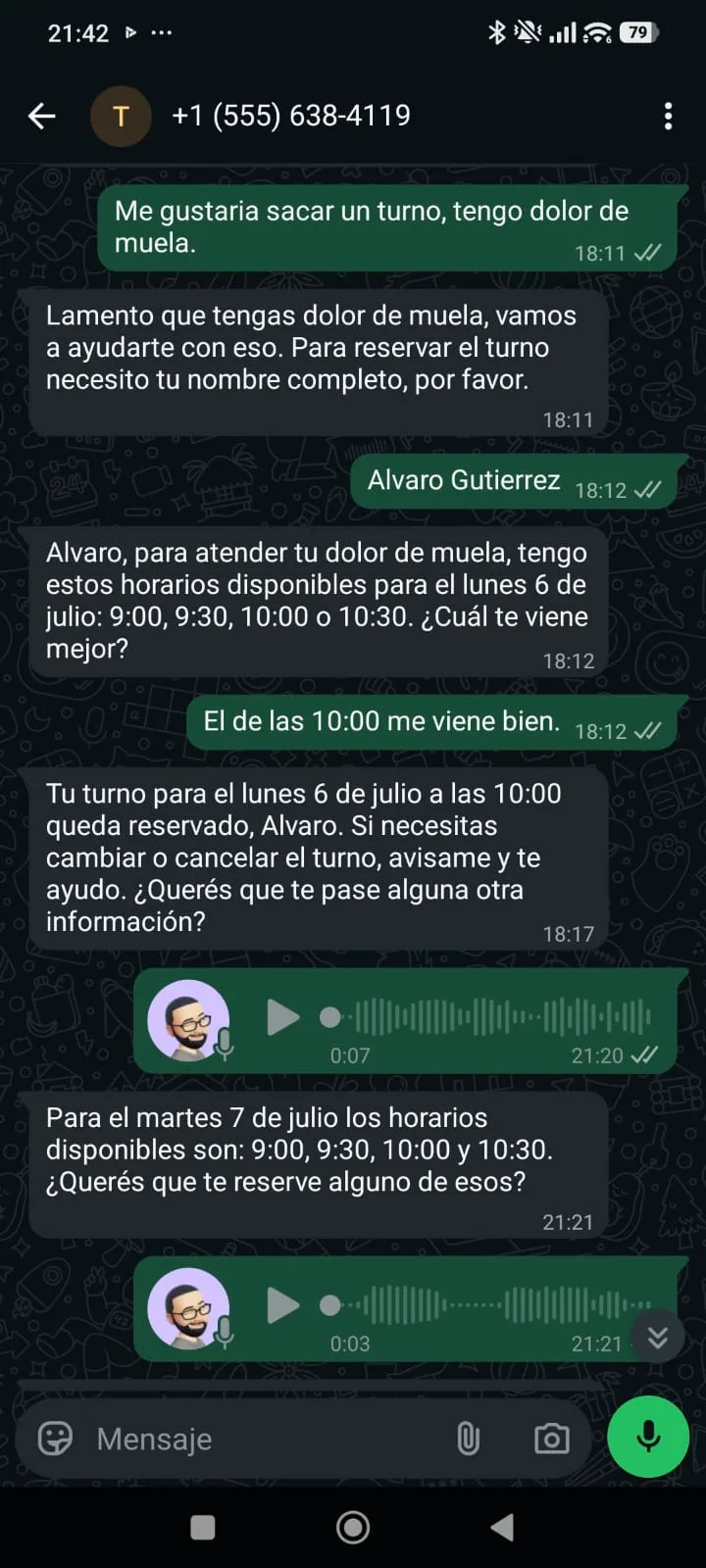Conversación de WhatsApp donde el asistente reserva un turno para un paciente con dolor de muela